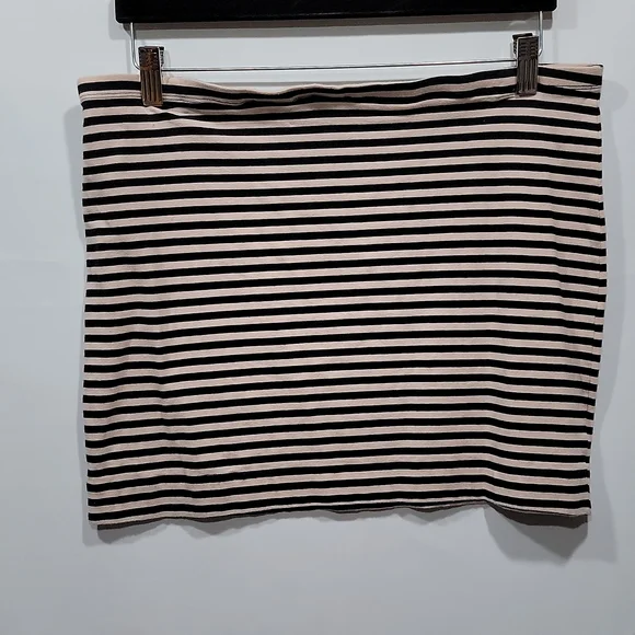 H&M striped mini skirt (L) - Picture 2 of 5